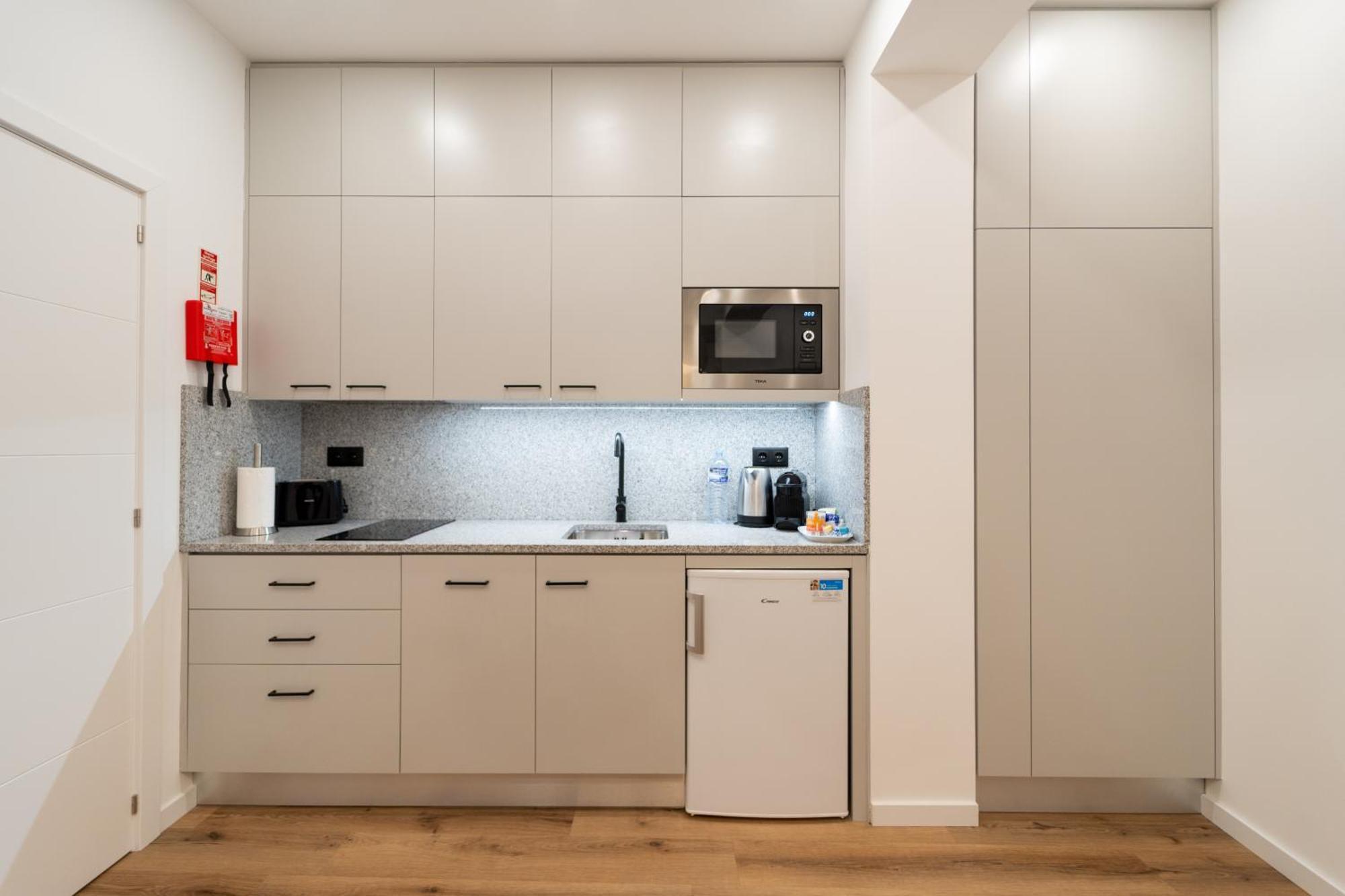 Casa Flores - 2 Bedroom, Lift, Ac, Car Parking - Extra Porto Eksteriør bilde
